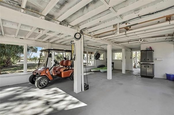 Garage, Interior