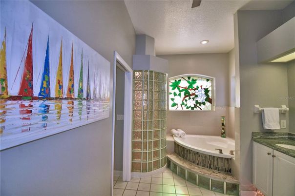 Bathroom, Interior, Recessed Lighting