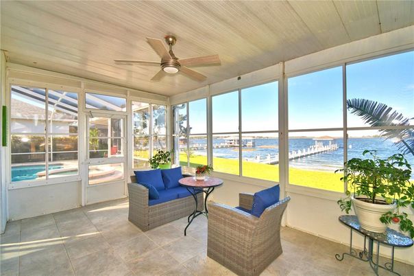 Interior, Sun Room, Water