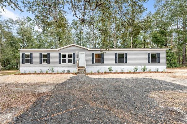 Backyard, Exterior, Facade, Ranch