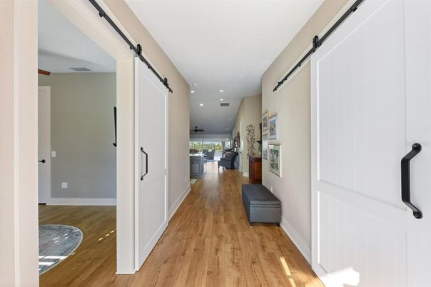 Interior, Recessed Lighting, Wood Texture Flooring