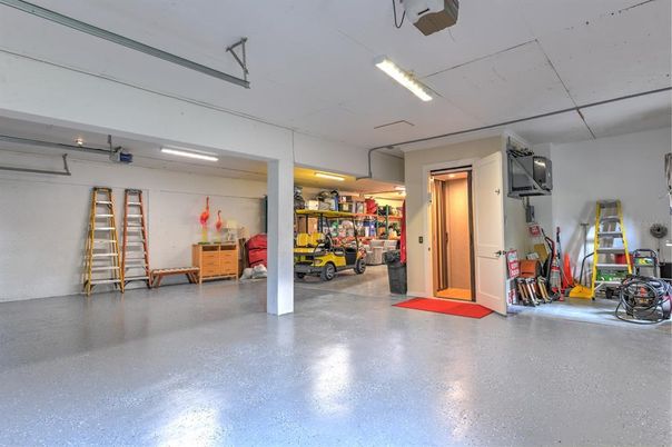 Garage, Interior