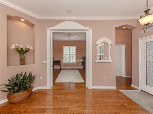 Interior, Pendant Lights, Recessed Lighting, Wood Texture Flooring