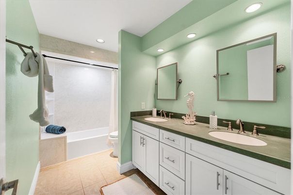 Bathroom, Dual Sink Vanities, Interior, Recessed Lighting