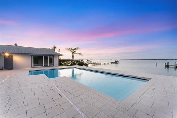 Exterior, Pool, Water