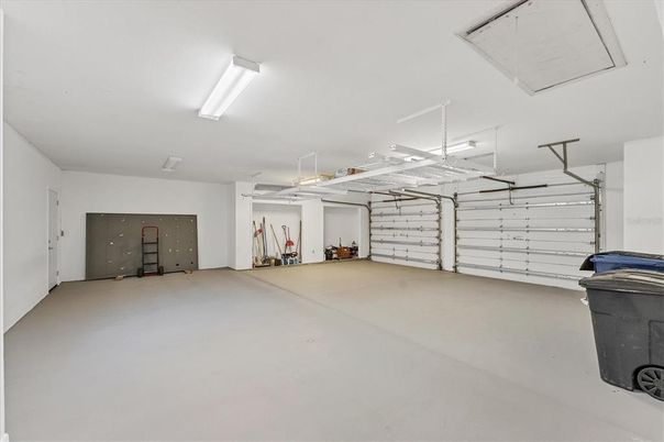 Garage, Interior