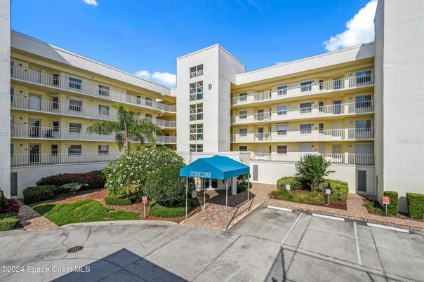Exterior, Facade, Condo Building