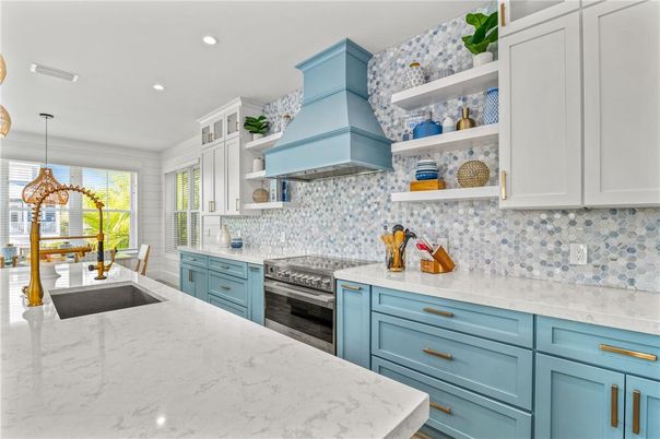 Dining room, Interior, Kitchen, Pendant Lights, Recessed Lighting, Stainless Steel Appliances