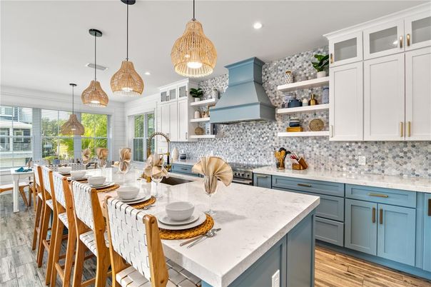 Dining room, Interior, Kitchen, Pendant Lights, Recessed Lighting, Wood Texture Flooring