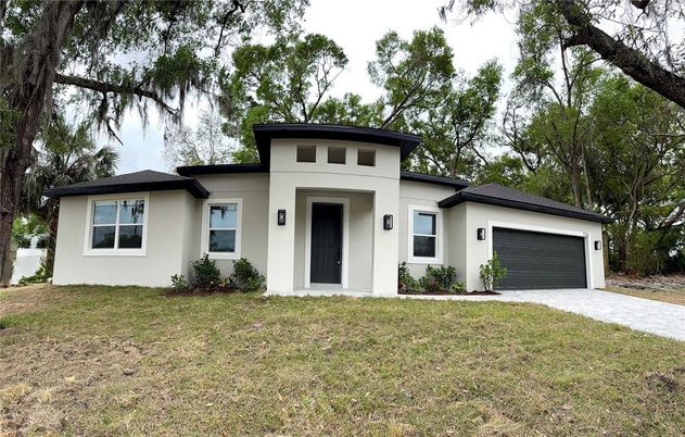 Attached, Backyard, Exterior, Facade, Modern