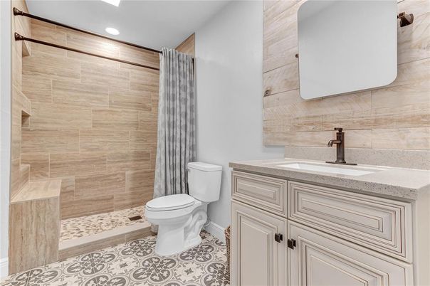 Bathroom, Interior, Recessed Lighting