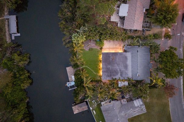 Exterior, Drone
