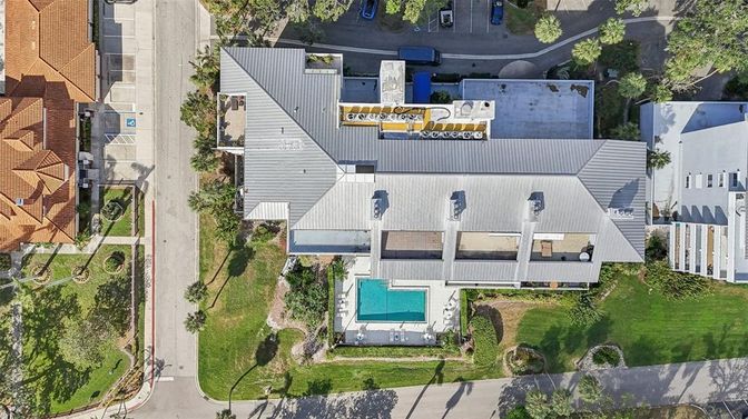 Exterior, Drone