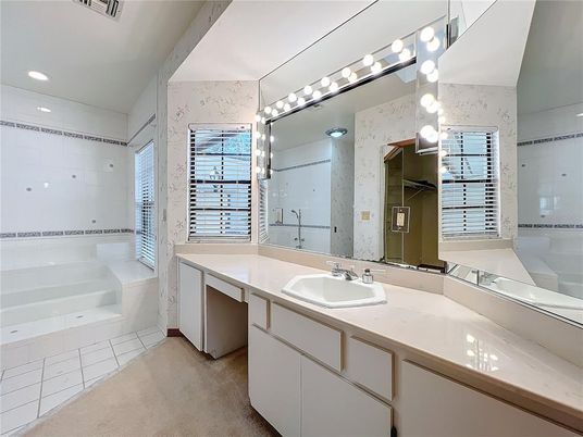 Bathroom, Interior, Recessed Lighting