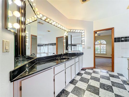 Bathroom, Dual Sink Vanities, Interior