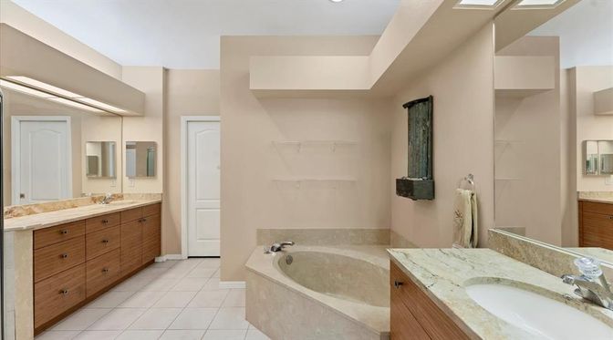 Bathroom, Dual Sink Vanities, Interior