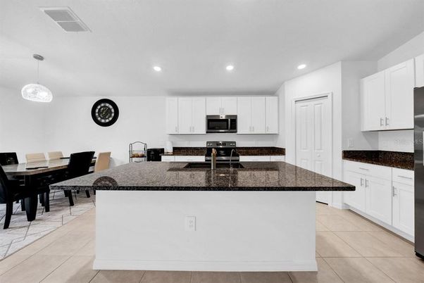 Dining room, Interior, Kitchen, Pendant Lights, Recessed Lighting, Stainless Steel Appliances