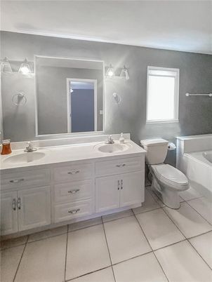 Bathroom, Dual Sink Vanities, Interior, Recessed Lighting