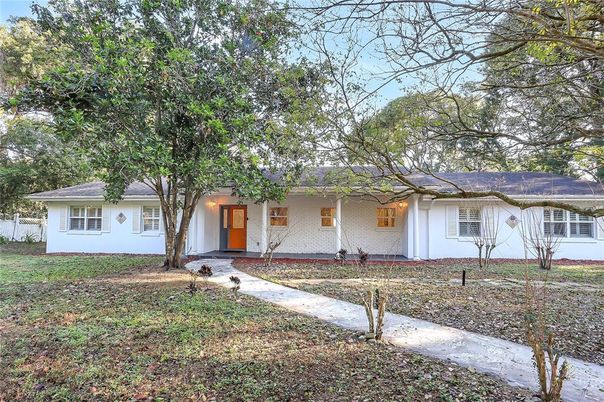 Backyard, Exterior, Facade, Ranch