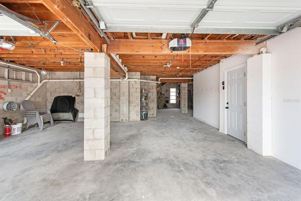 Garage, Interior, Wooden Beams