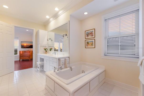 Bathroom, Interior, Recessed Lighting, Wood Texture Flooring