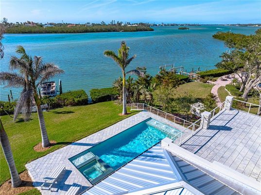 Exterior, Lake, Pool, Water
