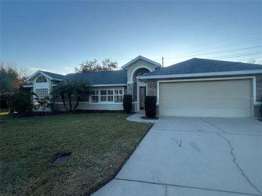 Attached, Exterior, Facade, Ranch