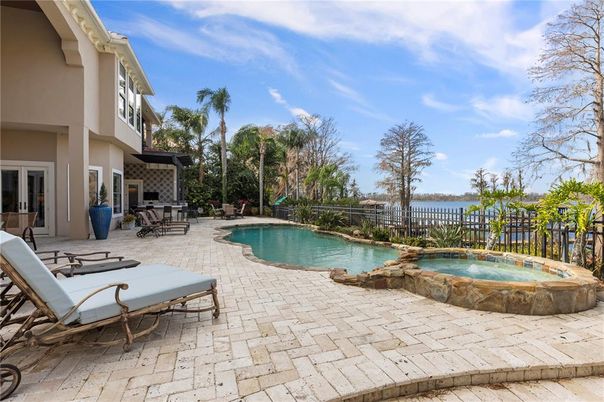 Exterior, Pool