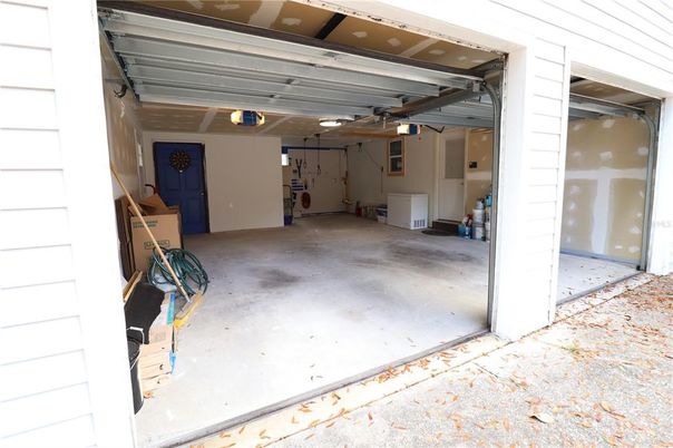 Garage, Interior
