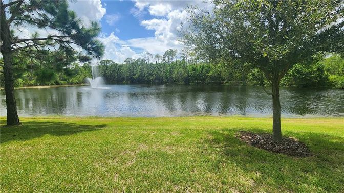 Exterior, Lake