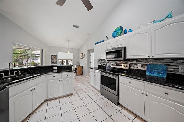 Interior, Kitchen, Pendant Lights, Stainless Steel Appliances