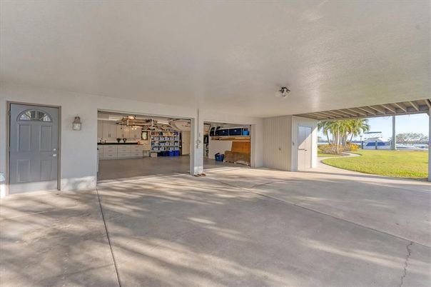Garage, Interior