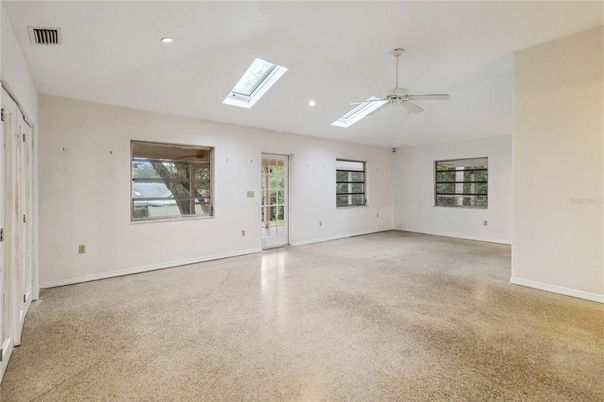 Empty room, Interior, Recessed Lighting