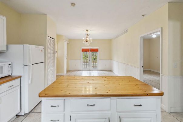 Chandelier, Interior, Kitchen