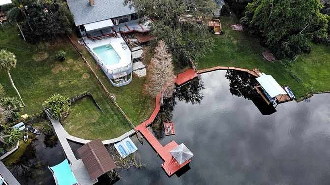 Exterior, Drone