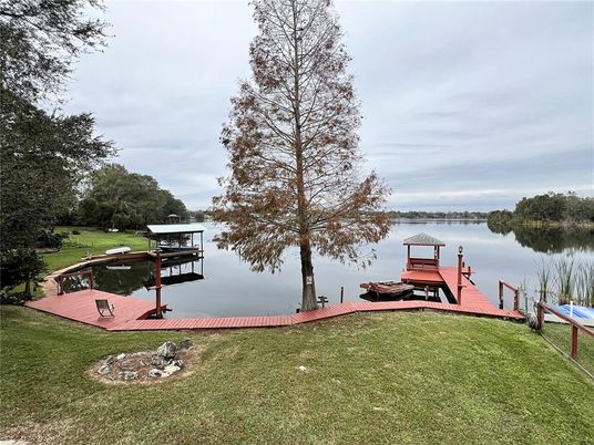 Exterior, Lake