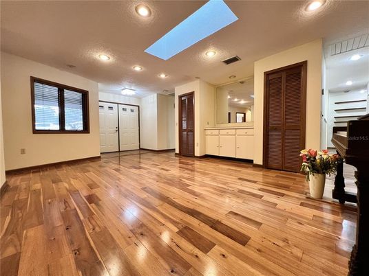 Interior, Recessed Lighting, Wood Texture Flooring