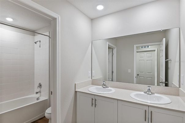 Bathroom, Dual Sink Vanities, Interior, Recessed Lighting