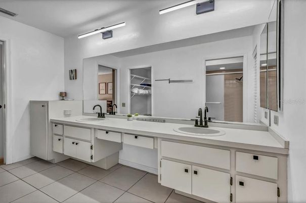 Bathroom, Dual Sink Vanities, Interior