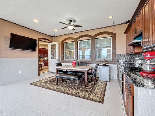 Dining room, Interior, Kitchen, Recessed Lighting