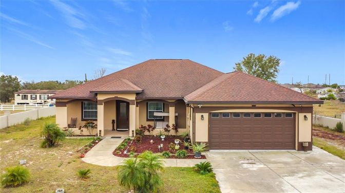 Attached, Exterior, Facade, Ranch