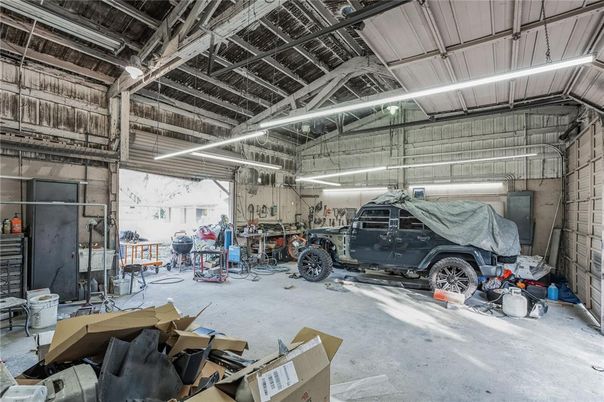Garage, Interior