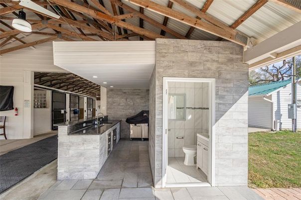 Bathroom, Exterior