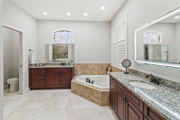Bathroom, Dual Sink Vanities, Interior, Recessed Lighting