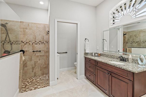 Bathroom, Interior, Recessed Lighting