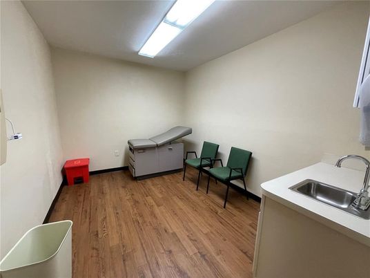 Interior, Washer, Wood Texture Flooring
