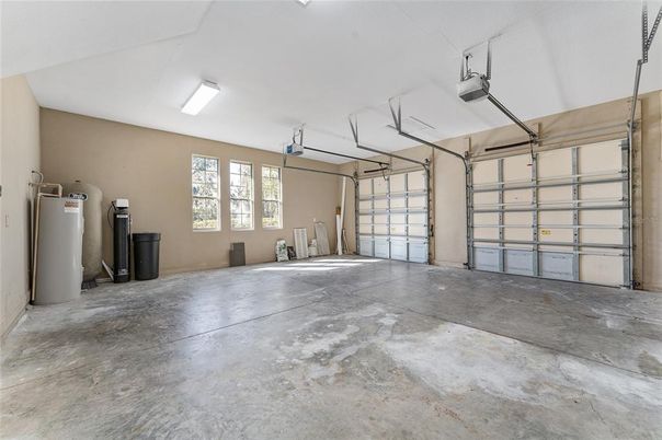 Garage, Interior
