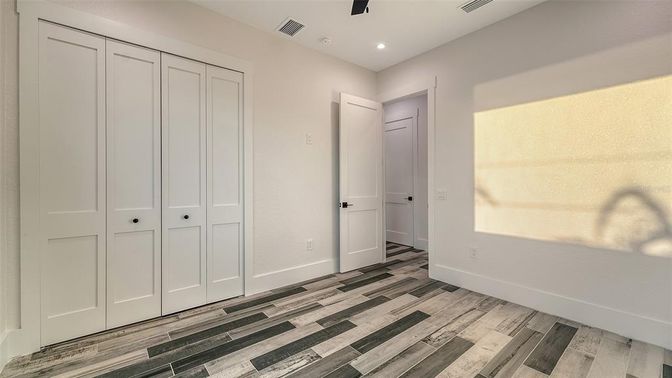 Empty room, Interior, Recessed Lighting, Wood Texture Flooring