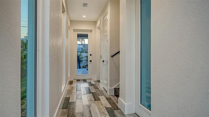 Interior, Recessed Lighting, Wood Texture Flooring