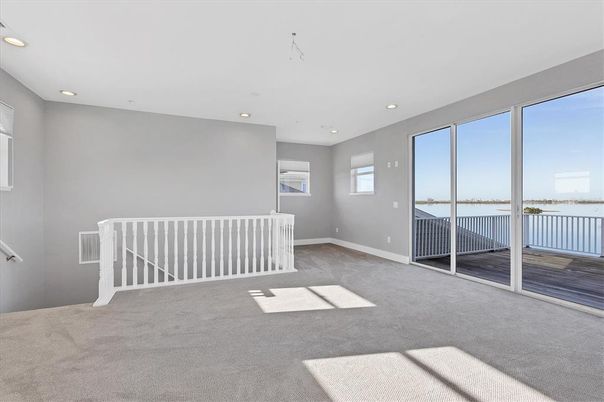 Empty room, Interior, Recessed Lighting